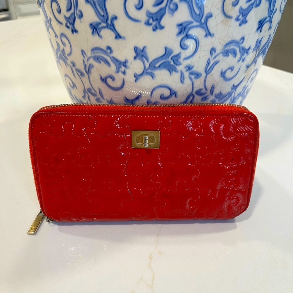 Chanel Rare wallet red puzzle piece